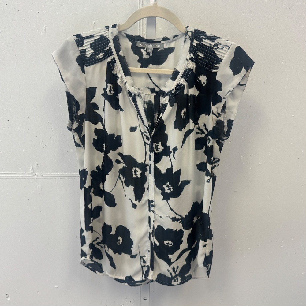 Daniel Rainn Black White Floral Cap Sleeve Blouse D14873PR1 Small Casual